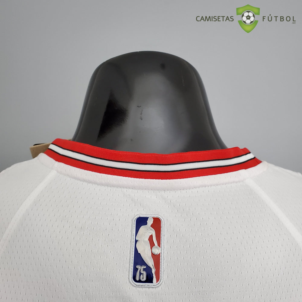Camiseta Chicago Bulls 21-22 - Michael Jordan 23 Blanco Nba