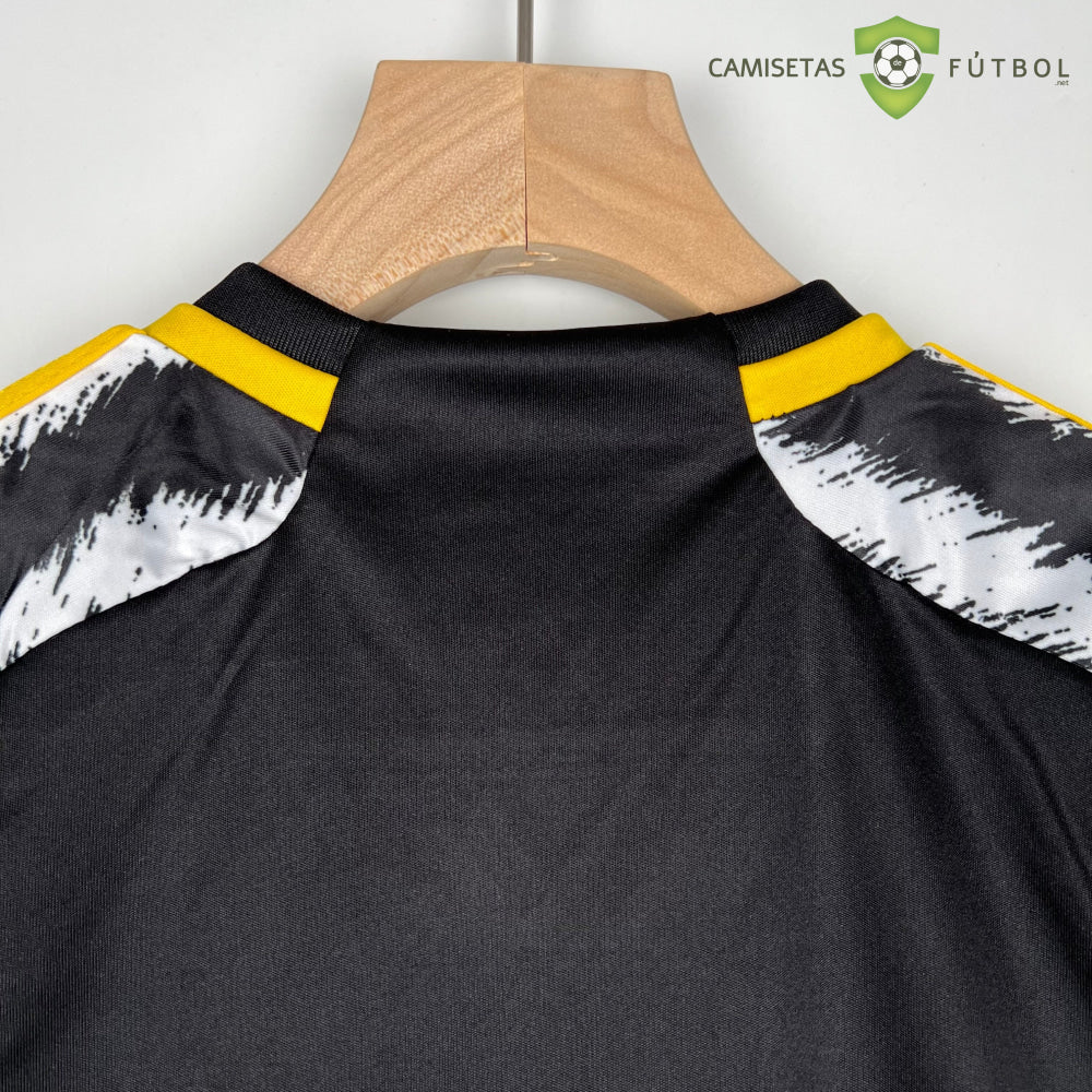 Kit Infantil Juventus 23-24 Local Personalizado