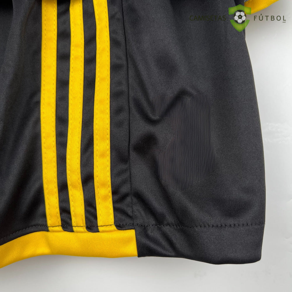Kit Infantil Juventus 23-24 Local Personalizado